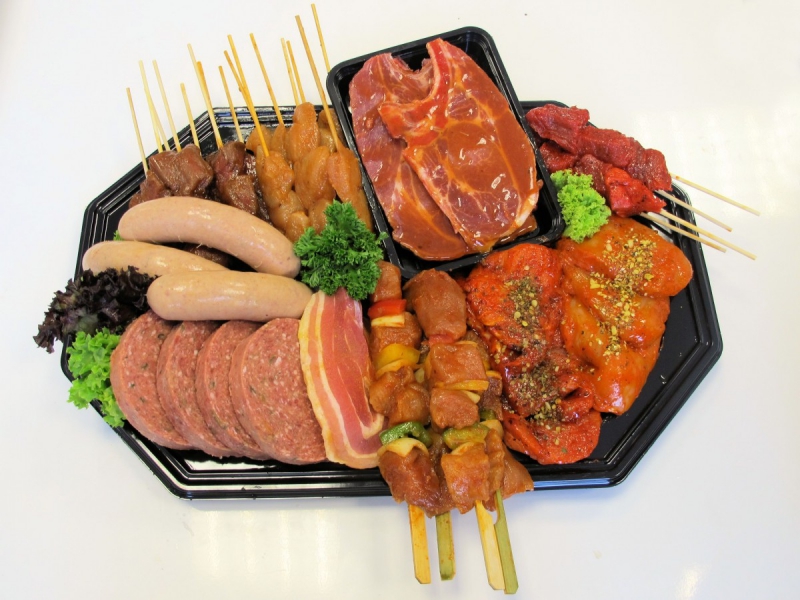 boucherie-MONTAUROUX-min_bbq_butcher_shop_supermarket_meal_party-766127